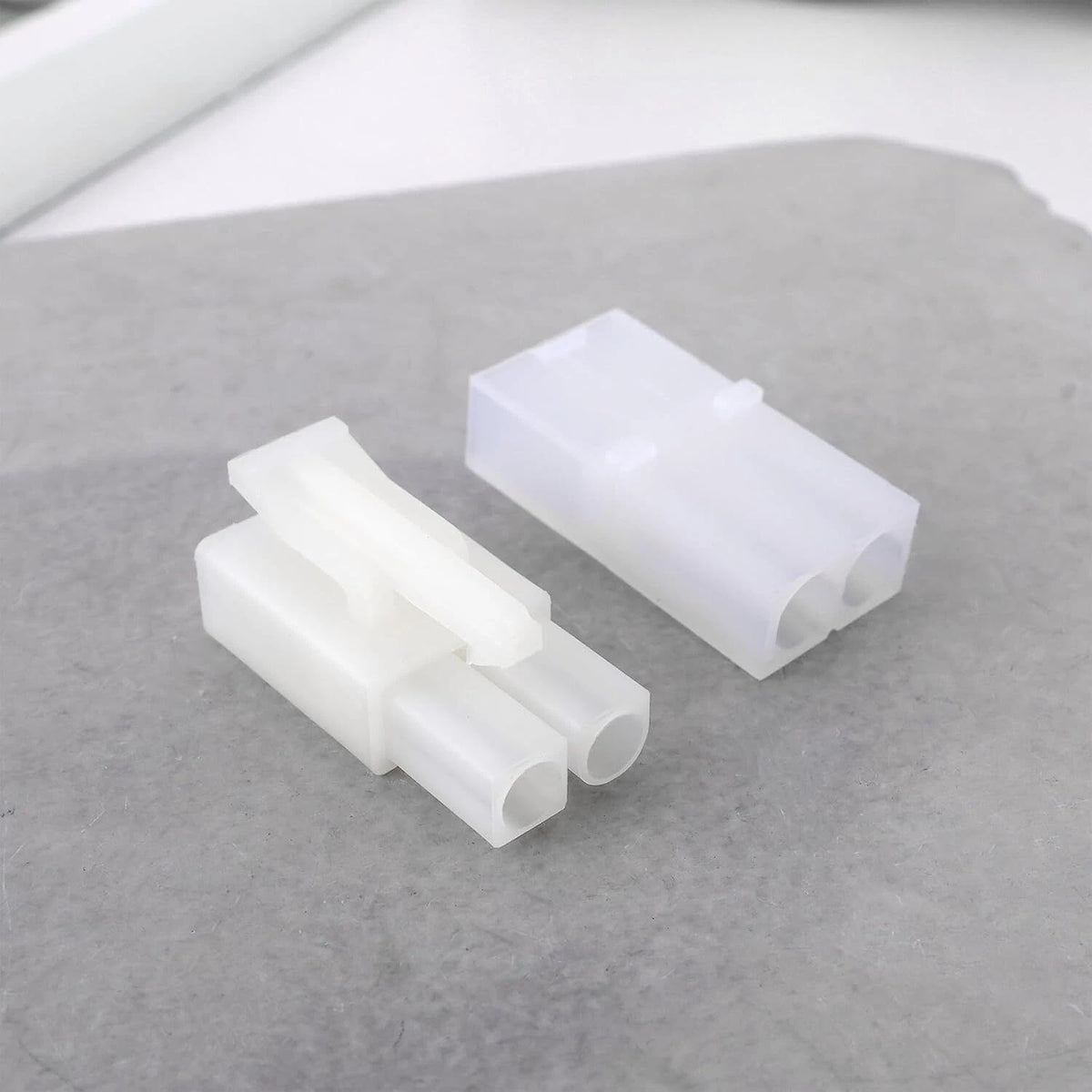 Tamiya-Stecker und -Buchse mit Kontakten, Yuki Model