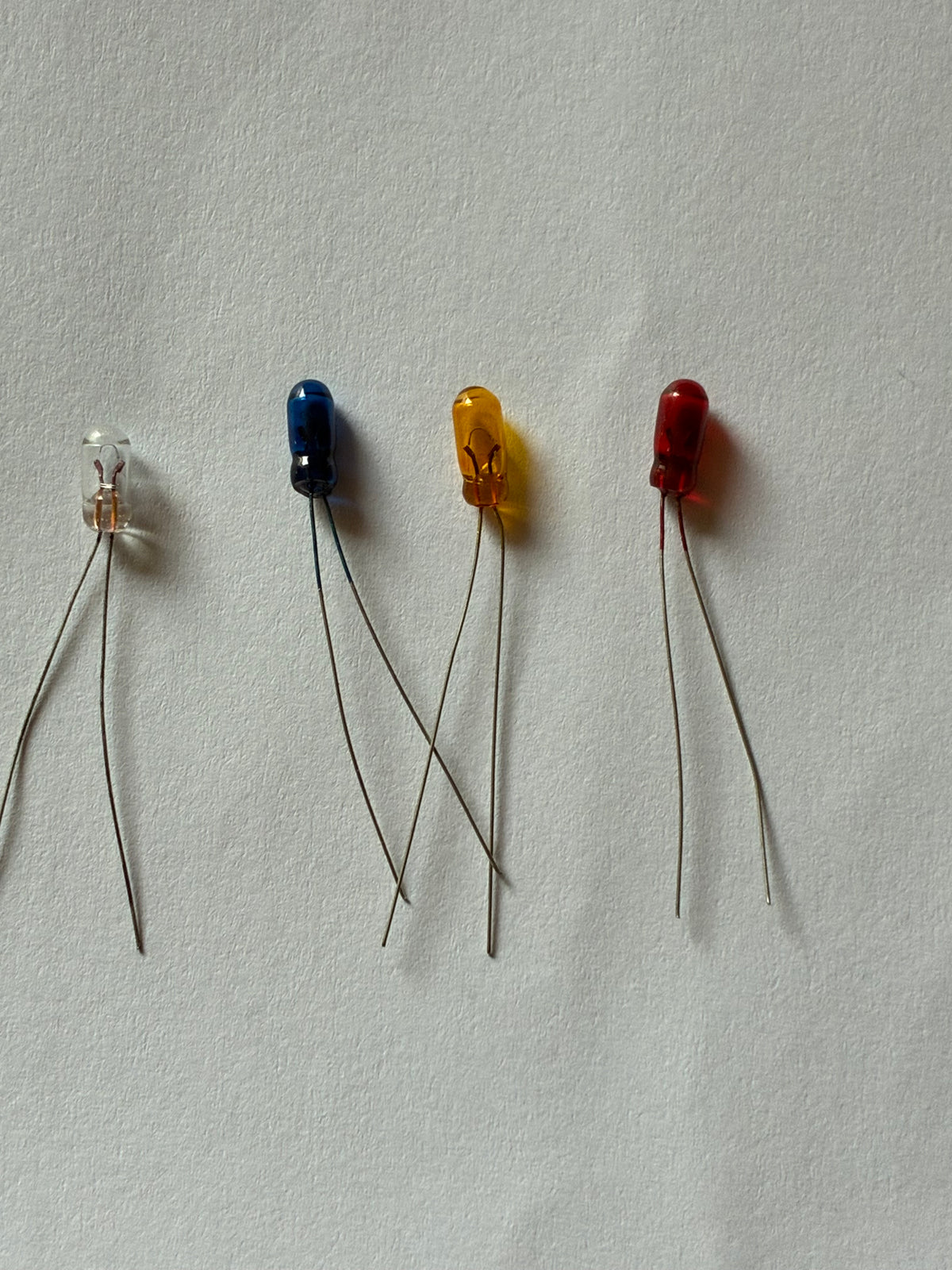 Evemodel Glühbirnchen 3 mm, 6 V, weiß – mit Drahtanschluss